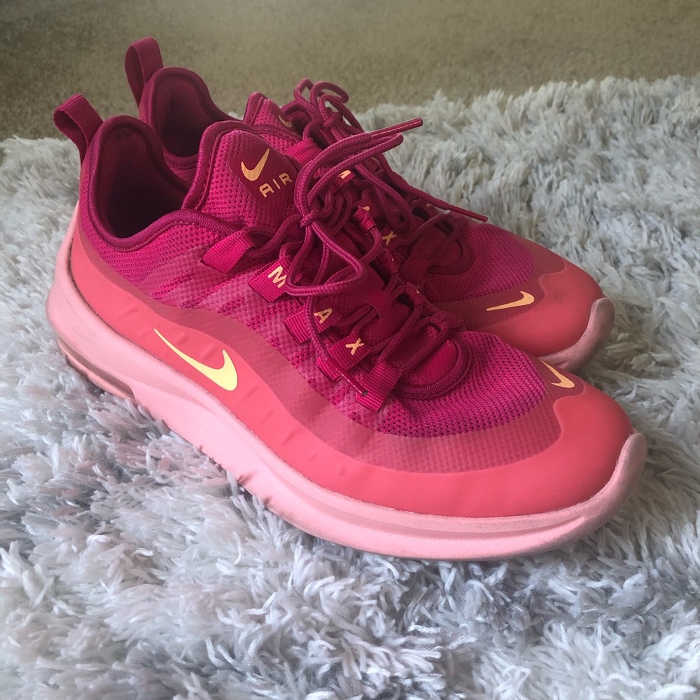 nike air max’s !!